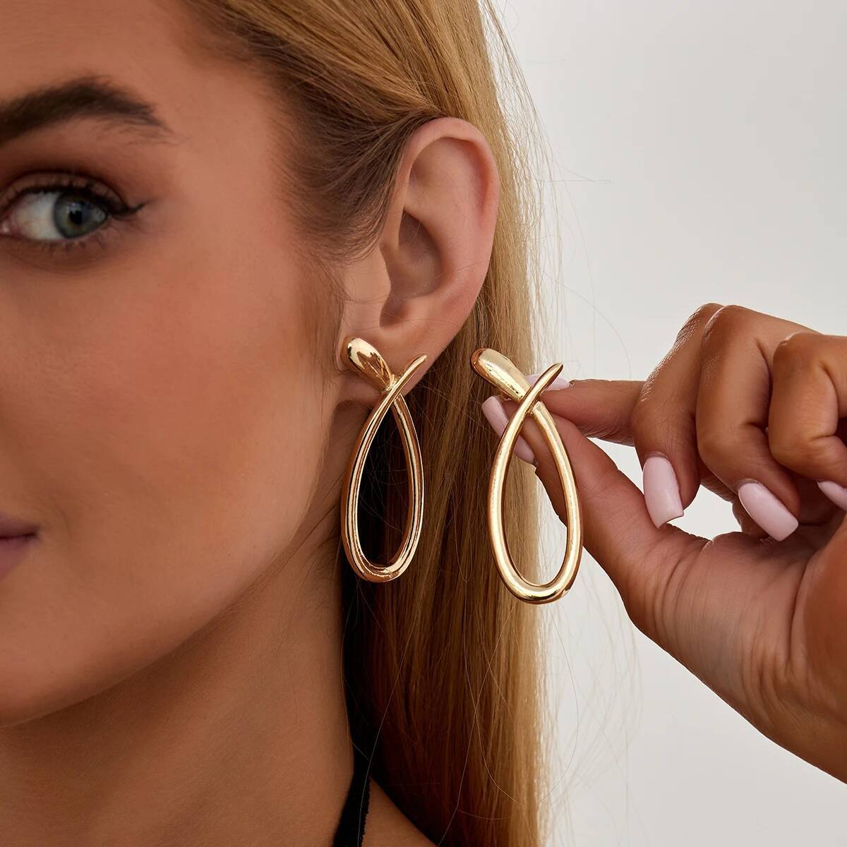 Z Vintage Fashion - IngeSight.Z Простые винтажные полые геометрические серьги-гвоздики
